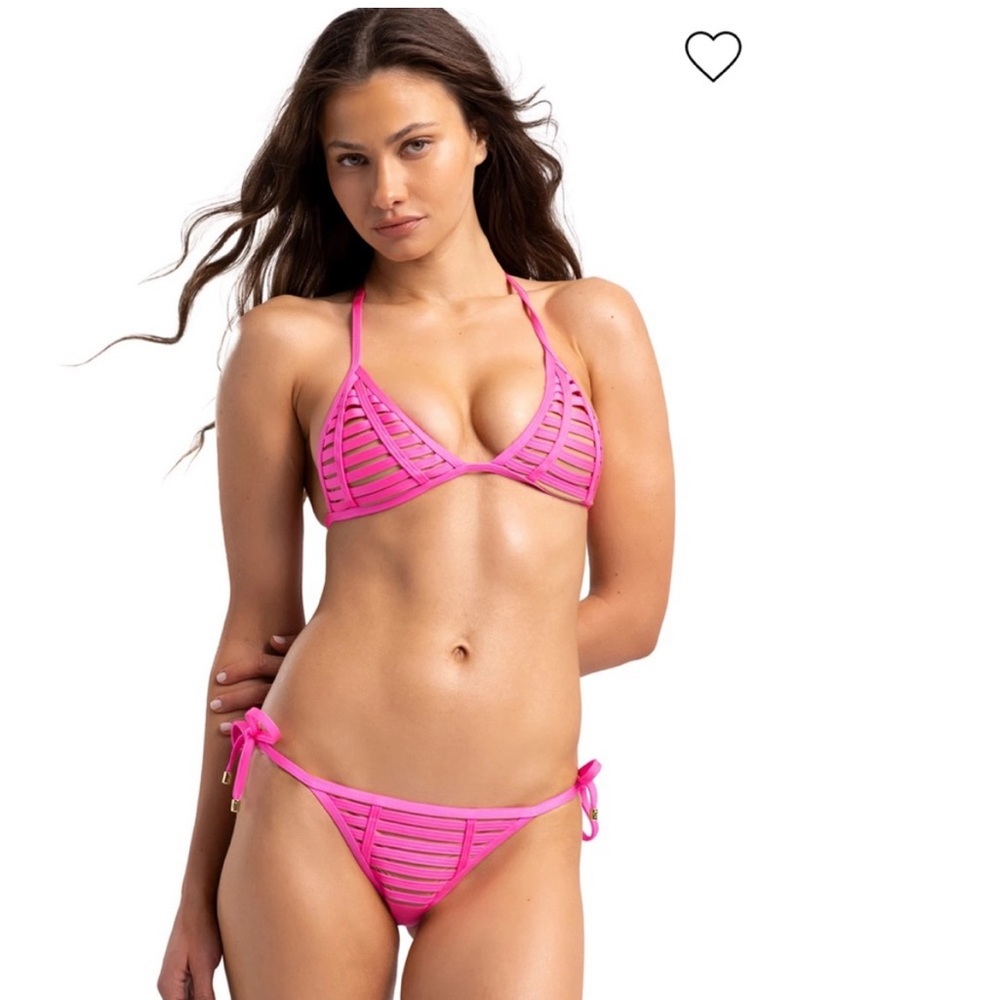 Beach Bunny Hard Summer Bikini Top